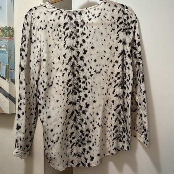 Joie blouse. - Picture 3 of 3